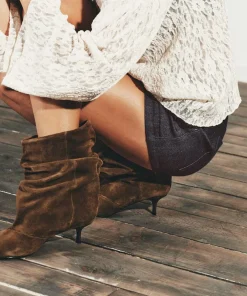 Suede Winter Women High Boots Pointed-Toe Pleated Short Boots Female Brown Retro Elegant Designer Ankle Boots Bottes Femmes - Image 6
