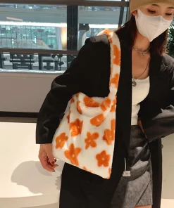 Women Cute Shoulder Bags Fluffy Flower Crossbody Bags Autumn Winter Plush Tote Handbag Large Capacity Fashion Messenger Bag - Image 5