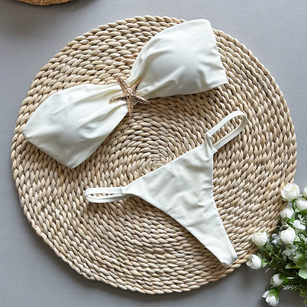 Sexy Women's Bikini Solid Color Strapless Split Swimsuit - Image 3