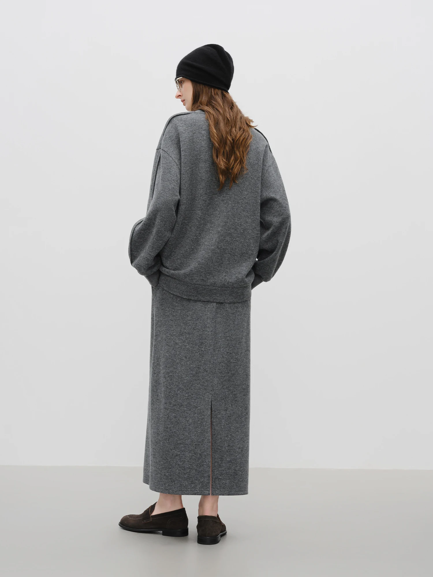 FSLE【Premium Series】Round Neck Twisted Sweatshirt Suit Women's Winter 2025 New Style Simple Long Skirts Sets Ins Casual - Image 4