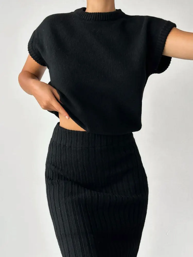 Hot Fashionable Commuting Round Neck Sleeveless Top Slim Elastic Skirt Autumn Winter Women's Suit Elegant Casual Sweater Suit - Image 4