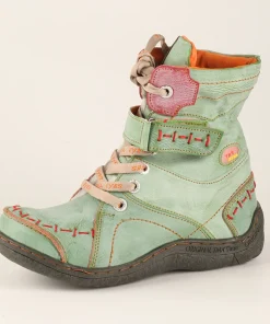 TMA EYES Women's Winter Leather Boots Simple Short Plush With Slip-On Closure Breathable And Anti-Slip Features - Image 4