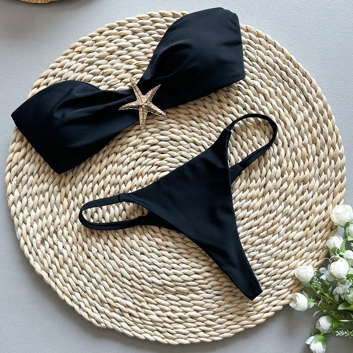 Sexy Women's Bikini Solid Color Strapless Split Swimsuit - Image 2