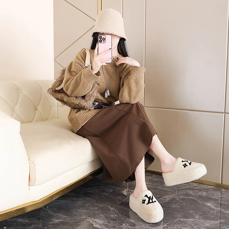2025 Autumn & Winter New Platform Thick-Soled Mule Furry Slippers - High-Heel, Warm Cotton Slippers for Indoor & Outdoor Wear - Image 3